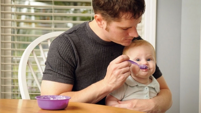 A que edad un bebe puede comer papilla